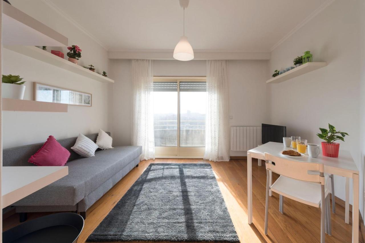 וילה נובה דה גאיה Lovelystay - 1Br Flat With Stunning Views Over Porto מראה חיצוני תמונה