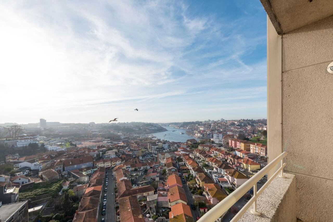 וילה נובה דה גאיה Lovelystay - 1Br Flat With Stunning Views Over Porto מראה חיצוני תמונה