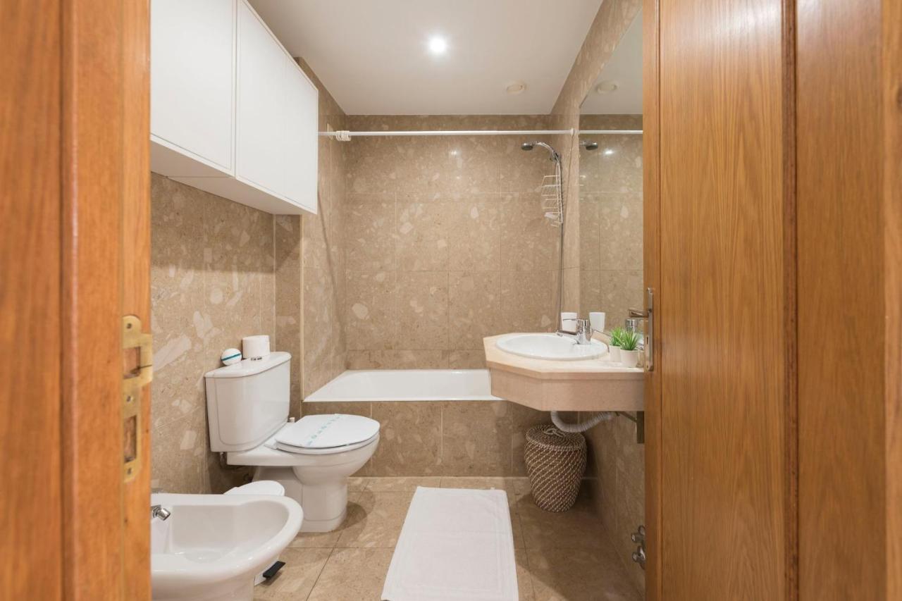 וילה נובה דה גאיה Lovelystay - 1Br Flat With Stunning Views Over Porto מראה חיצוני תמונה