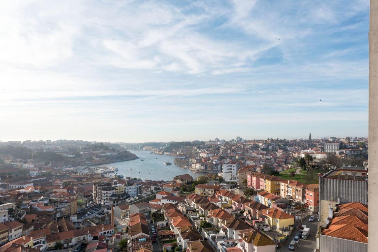 וילה נובה דה גאיה Lovelystay - 1Br Flat With Stunning Views Over Porto מראה חיצוני תמונה